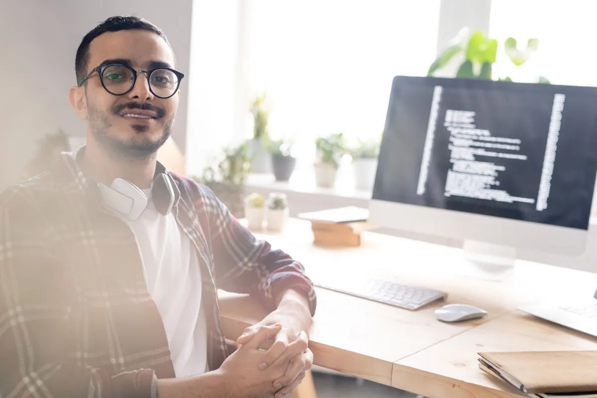 Developpeurs web : le meilleur statut en 2025