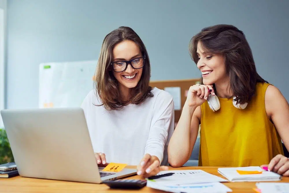 Cumuler statut de salarié et freelance : les solutions