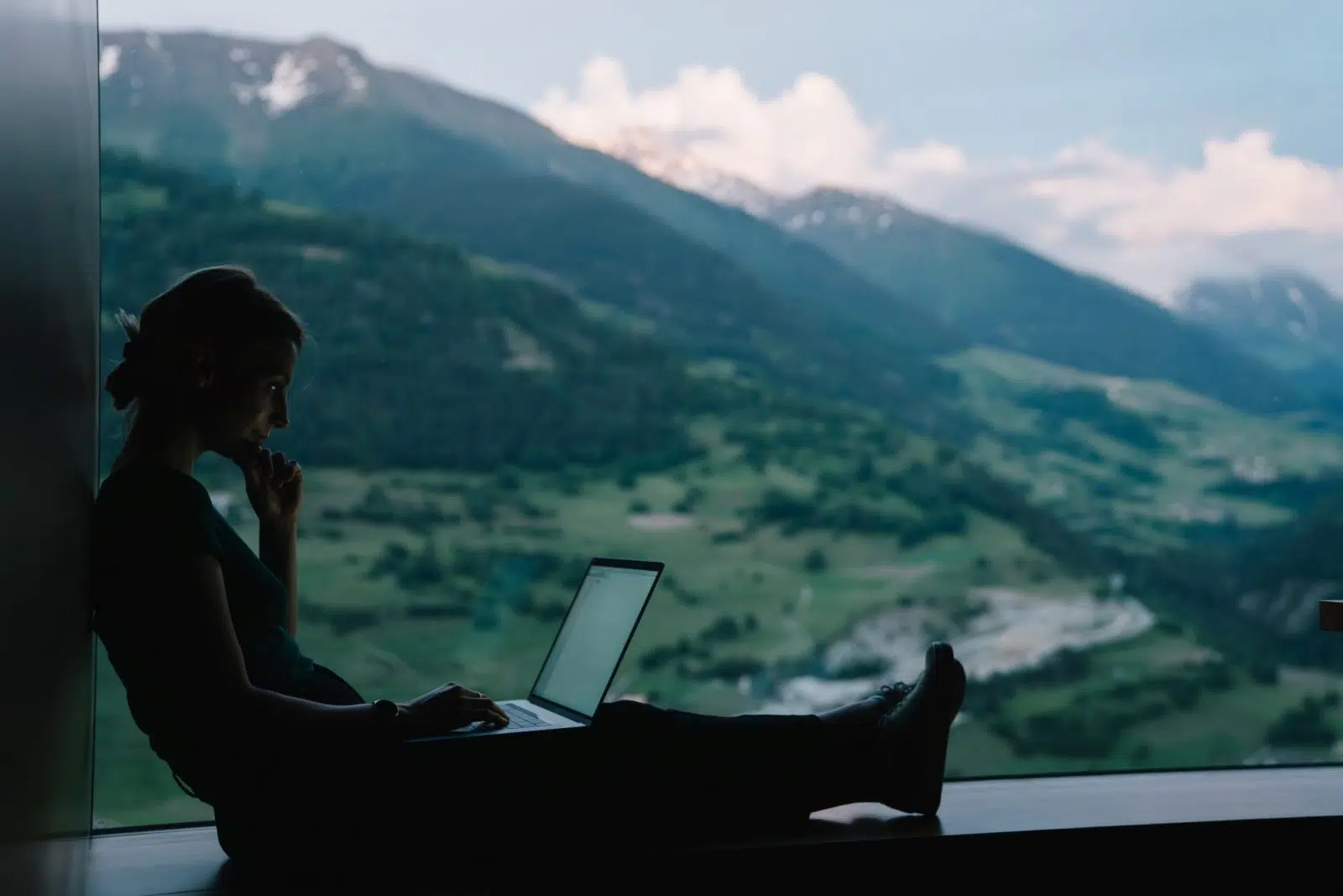 Devenir digital nomade : entre mode de travail et art de vivre