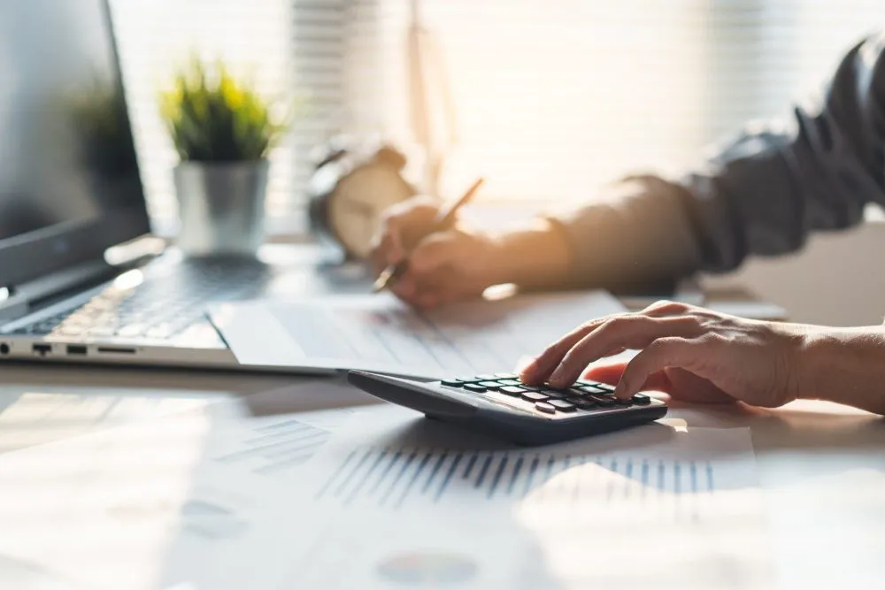 Comment fonctionnent les impôts et la protection sociale en portage salarial ?