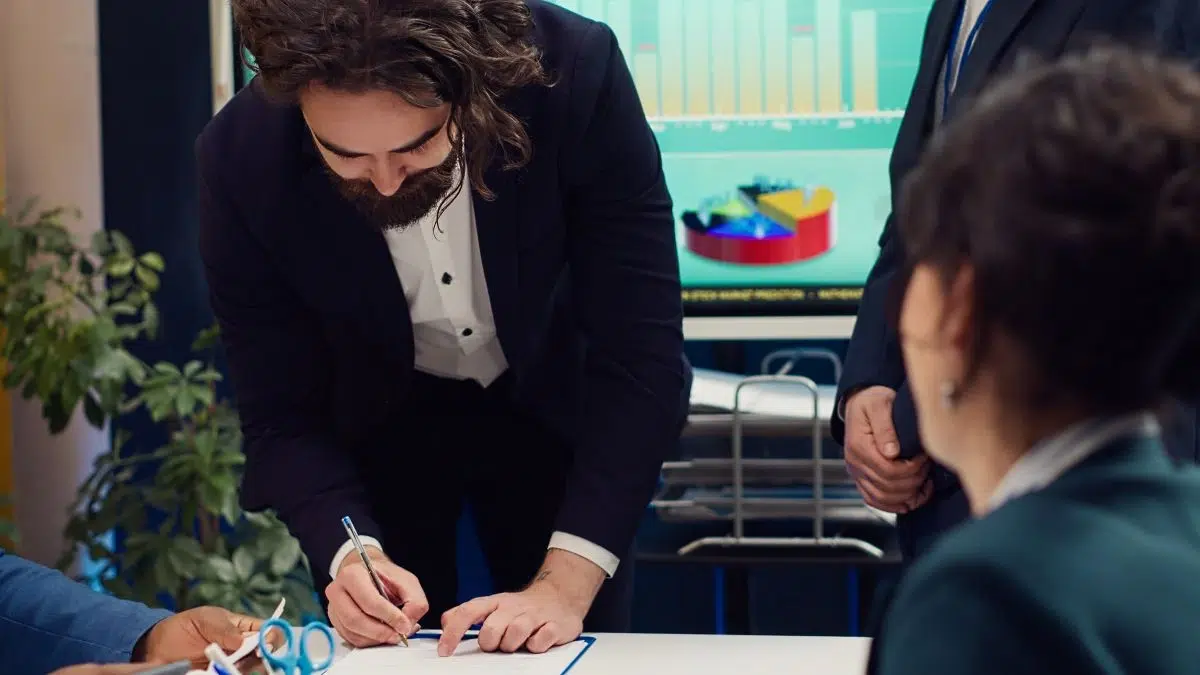 Quelles sont les obligations après la signature du contrat de prestation ?