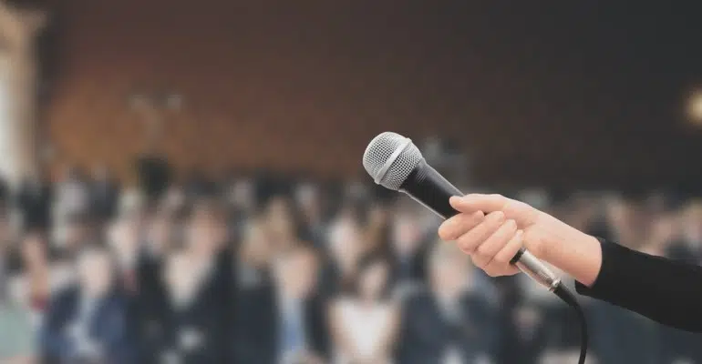 La prise de parole en public, le discours interactif