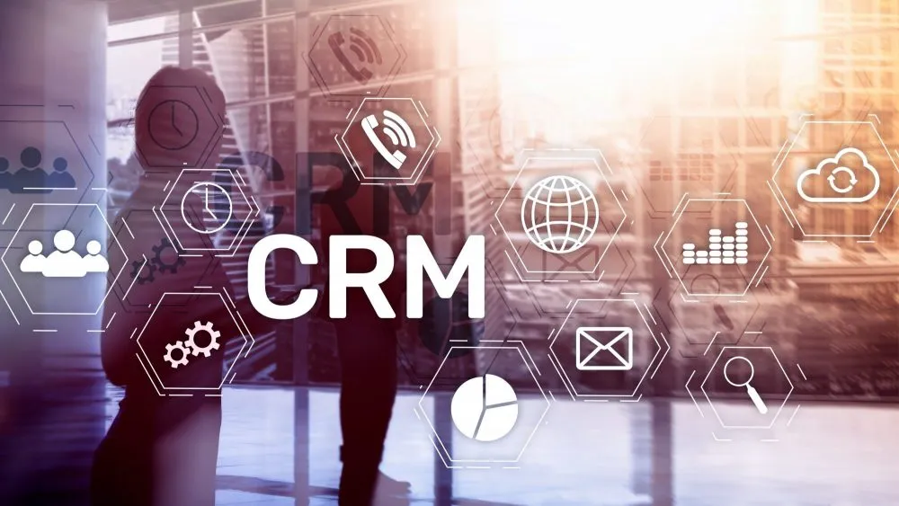 Suivi client : comparatif des 7 meilleurs logiciels de gestion relation client