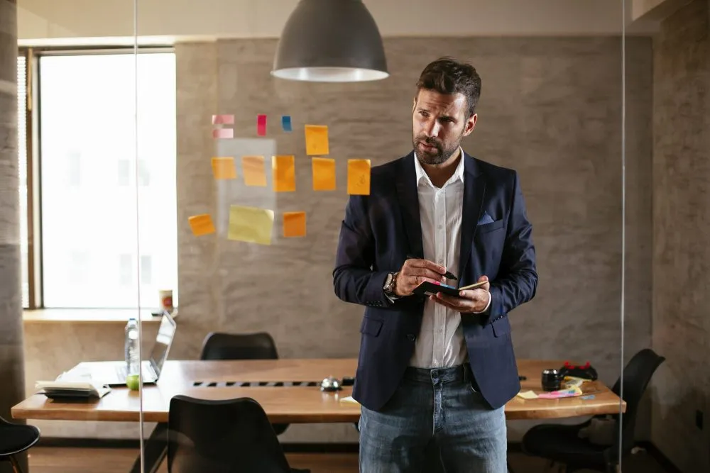 Comment établir sa stratégie commerciale en tant qu’indépendant ?