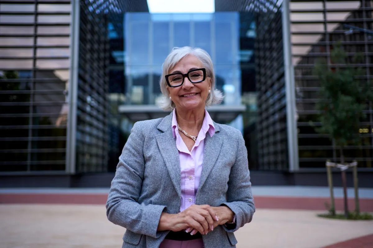 Une femme cadre sénior