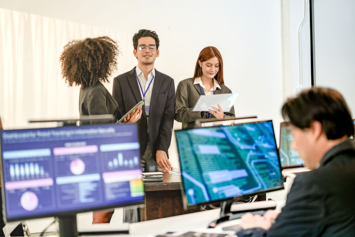 Des experts informatiques débriefent